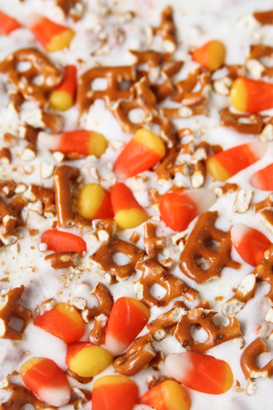 A salty sweet bark recipe for Halloween (and fall). This recipe is so good! And only takes a few minutes to make.