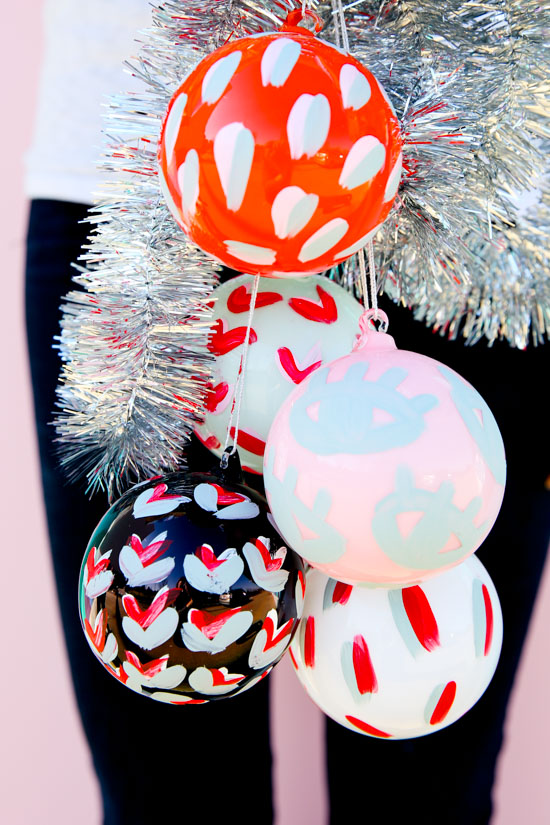 Painted pattern DIY holiday ornaments in 15 minutes