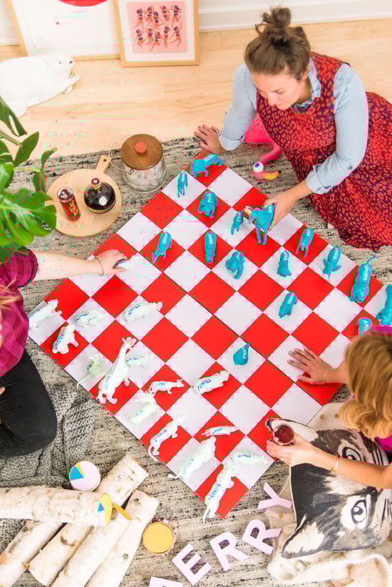 Make this giant DIY chess set for the holidays and beyond (great gift for kids too). Click through for the step by step photo tutorial.