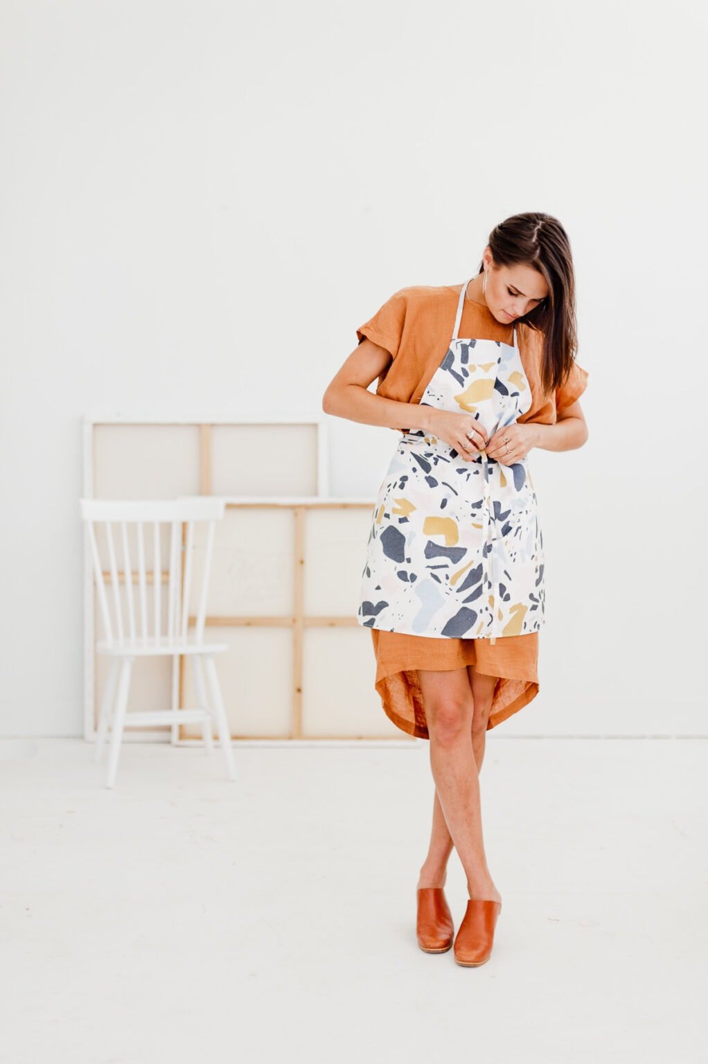 How to Sew an Apron in 10 Minutes (Simple Sewing DIY)