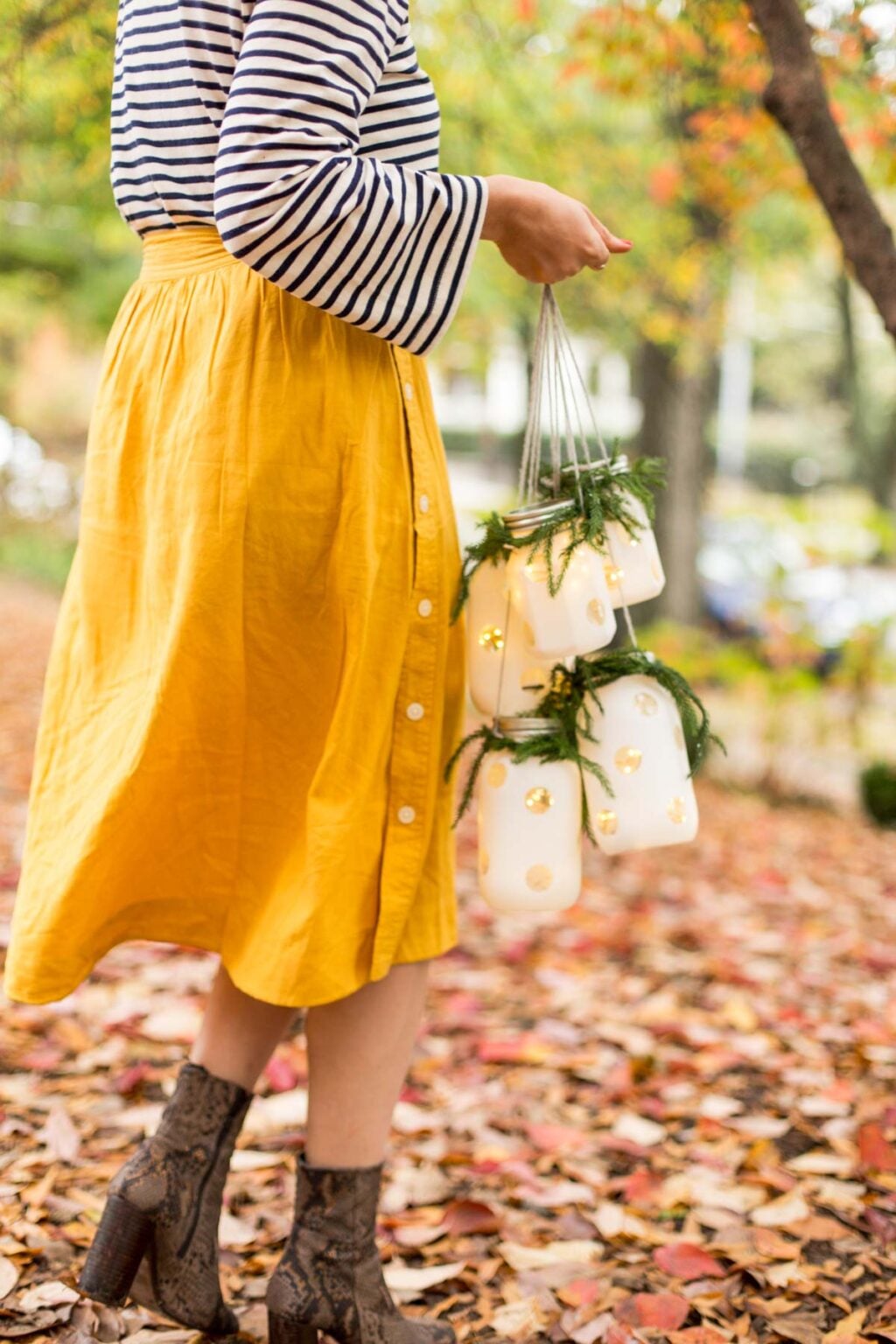 How to Make DIY Hanging Lanterns for the Holidays