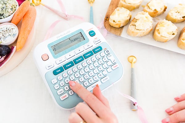 Spring Entertaining Idea: Make labeled satin ribbon spoons for dips and other food at parties. Click through for all 6 simple tablescape ideas for spring and Easter entertaining. #entertaining #modernentertaining #easter #pastels #flowerpower #floralcenterpiece #diy