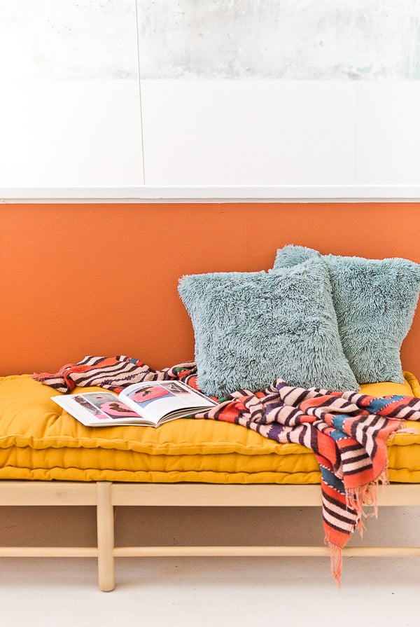 Tips for the perfect paint job and an earthy loft makeover from Paper and Stitch. #loftspace #interiorinspiration #earthymodern #organicmodern