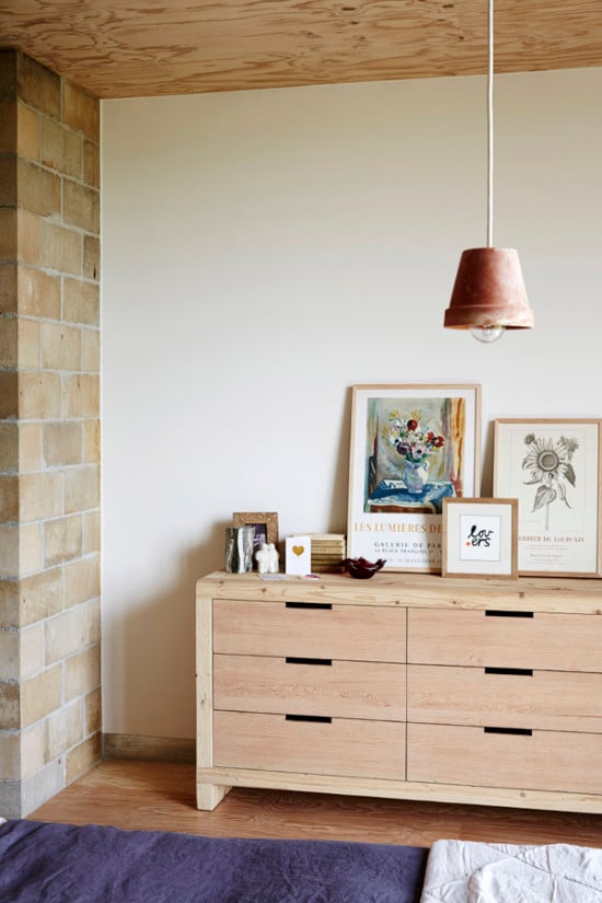 Make a DIY pendant light out of a terra cotta pot. Interior Obsession: I Spy 8 Lighting Trends You Can Totally DIY #lighting #terracotta #potlight #outdoor #lightingideas #diyideas