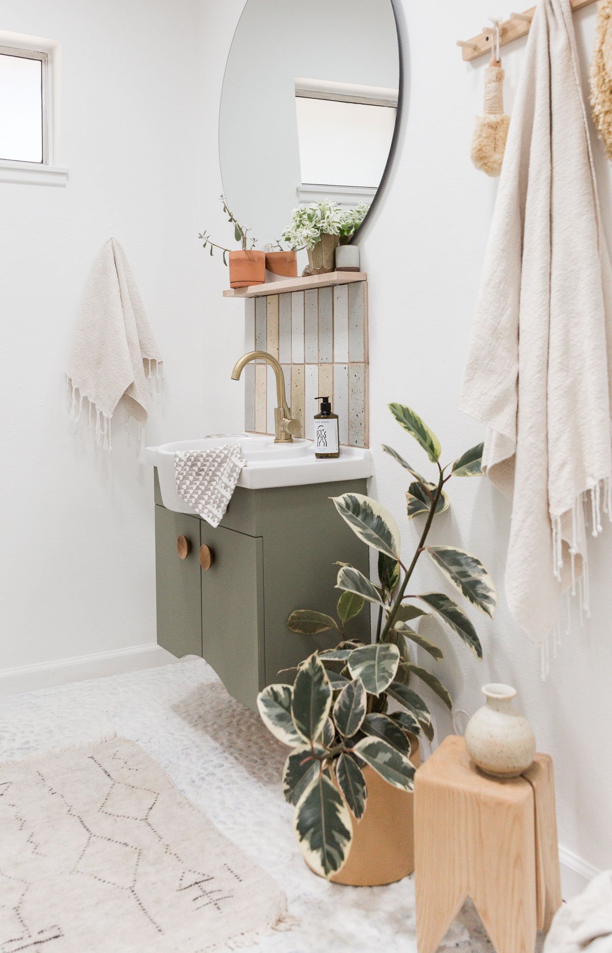 Towel hanging ideas for small bathrooms clearance