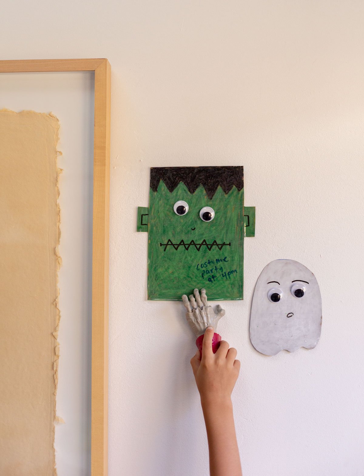 diy dry erase board for halloween