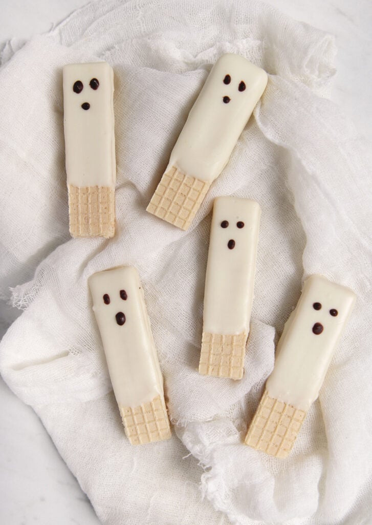 sugar wafer halloween treats that look like cute little ghosts