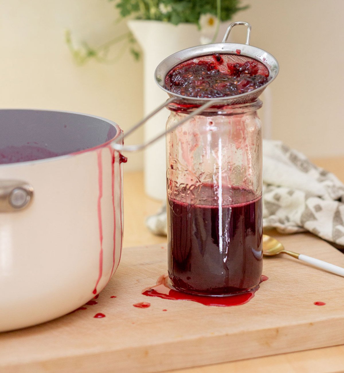 making blackberry syrup from scratch 